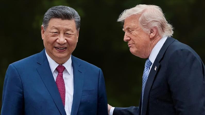 O presidente dos EUA, Donald Trump, fala com o presidente chinês, Xi Jinping, após uma visita ao Jardim Zhongnanhai em Pequim, China