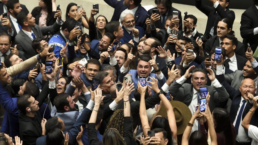 Direita ataca programa de alívio de dívidas de Lula com crítica de governo