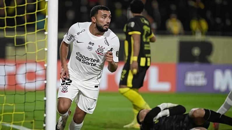 Diniz revela planos para Zakaria após atuação decisiva pelo Corinthians