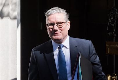 Starmer reúne governo sob forte pressão para renunciar já