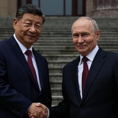 Xi convoca Putin a construir mundo mais justo após visita de Trump