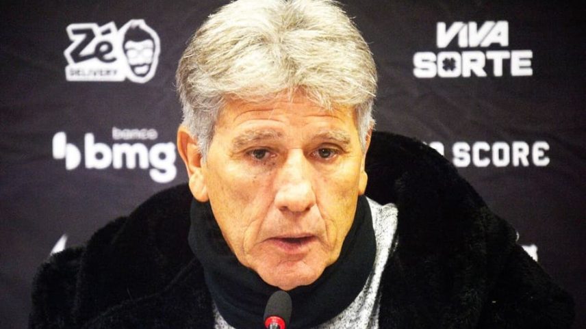Renato Gaúcho critica partida do Vasco e diz torcer para o fim do jogo