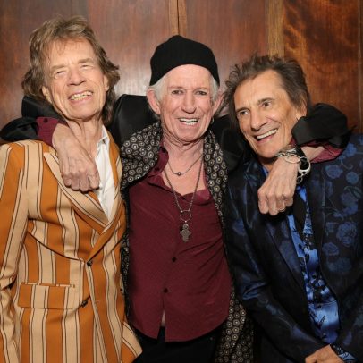 Rolling Stones fazem cover de Back to Black em Foreign Tongues