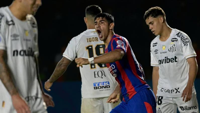 Santos abre dois, cede empate ao San Lorenzo na Sul-Americana; confira notas