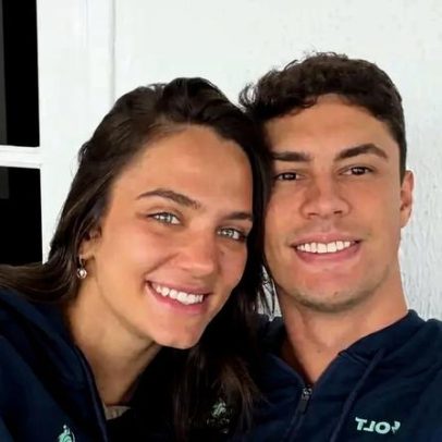 Casais da seleção brasileira de vôlei aparecem em Saquarema
