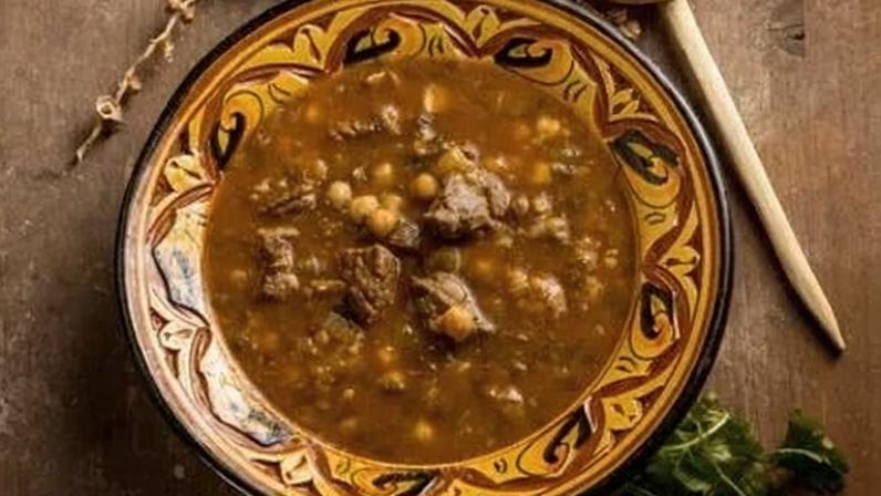 Quatro sopas proteicas para um jantar saudável