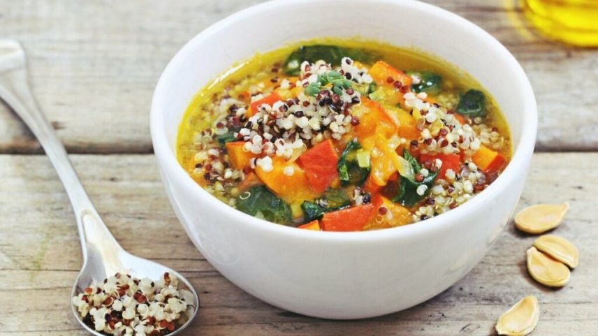 Sopas ricas em proteínas: 4 receitas para começar a semana