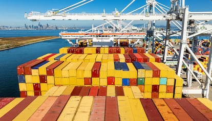 Tribunal Comercial dos EUA rejeita tarifa universal de 10% aprovada por Trump