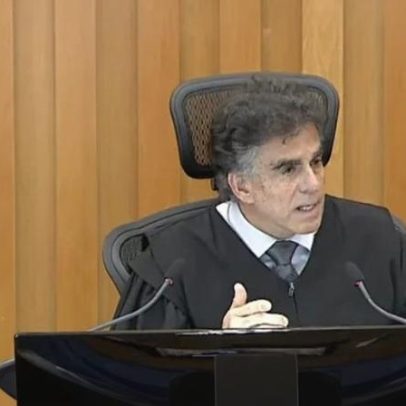 Ministros do TST discutem juízes vermelhos e azuis