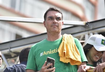 Flávio Bolsonaro busca derrotar Lula e conquistar o poder no Brasil
