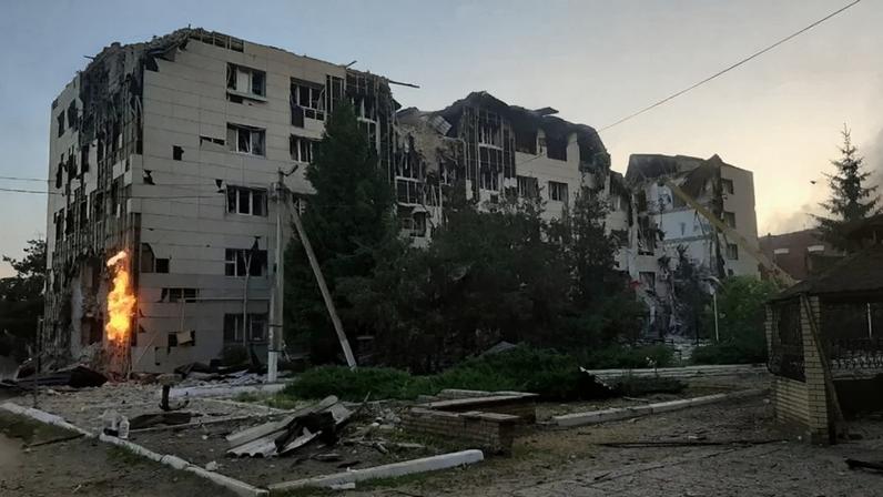 Registro de edifícios da Universidade Pedagógica de Luhansk gravemente danificados após um ataque de drone. Foto: Divulgação/Redes Sociais/AFP