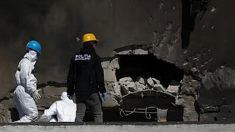 La policía rumana inspeccionaba este viernes la zona de impacto del dron ruso, en la ciudad de Galati.