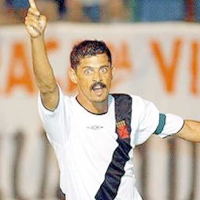 Vasco vence Internacional por 3 a 1 em 2004 com gols de Muriqui e Valdir Bigode