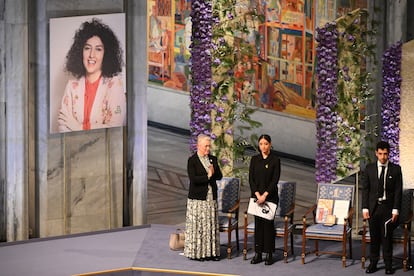 Nobel da Paz Narges Mohammadi deixa prisão para tratamento médico no Irã