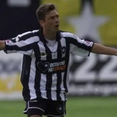 Botafogo vence Corinthians por 3 a 1 em 2005 com dois gols de Alex Alves