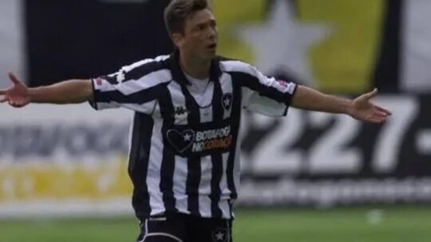 Botafogo vence Corinthians por 3 a 1 em 2005 com dois gols de Alex Alves