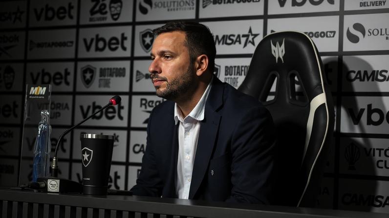 Alessandro Brito era diretor do Botafogo (Foto: Leonardo Bessa/Lance!)