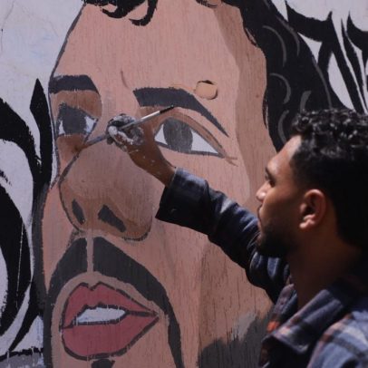 Thiago Ávila recebe mural em Gaza após detenção em Israel