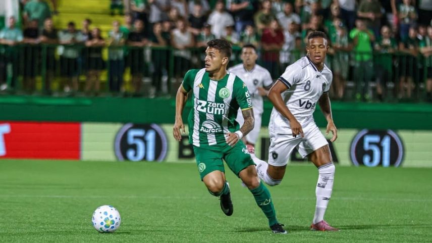 Jogador da Chapecoense projeta duelo contra o Botafogo pela Copa do Brasil
