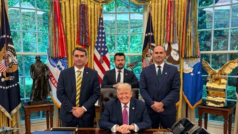 Encontro entre Flávio e Trump repercute entre políticos de diferentes espectros