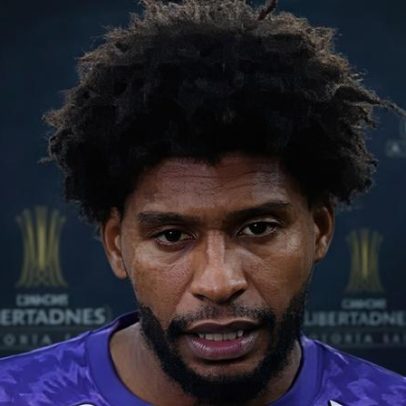 Hugo Souza pede desculpas por erro que levou à derrota do Corinthians