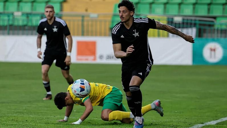 Ex-Fluminense é campeão e eleito melhor lateral da Europa