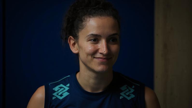 Gabi Guimarães se junta aos treinos da Seleção Brasileira (Foto: Reprodução/CBV)