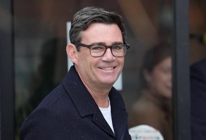 O prefeito de Manchester precisa derrotar a ultradireita para substituir Starmer