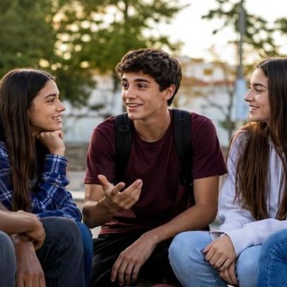 Amizades decisivas na adolescência moldam comportamento e saúde