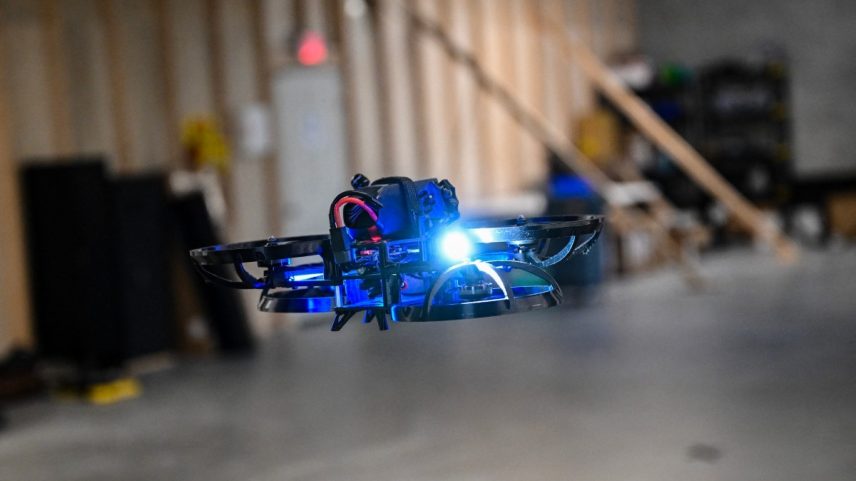 EUA testam drones que neutralizam atiradores em escolas em menos de 1 minuto