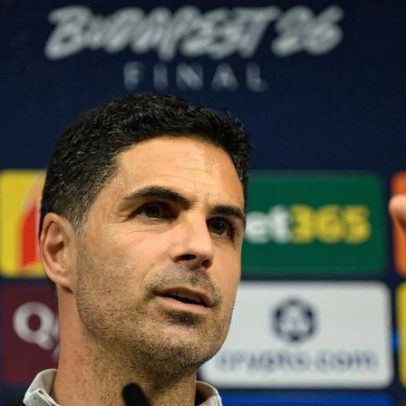 Técnico do Arsenal vê ambição na Champions maior após título da Premier League