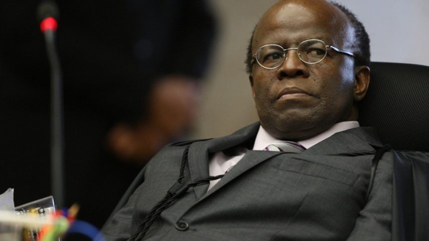 O ministro Joaquim Barbosa durante sessão no STF, em Brasília, para a 34ª sessão de julgamento do mensalão nesta quarta (10). Antes da retomada do julgamento, os ministros elegeram presidente da Corte a partir de novembro. — Foto: Ed Ferreira/Estadão Conteúdo