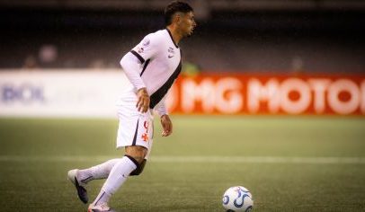Zagueiro do Vasco marca gol contra pelo segundo jogo consecutivo