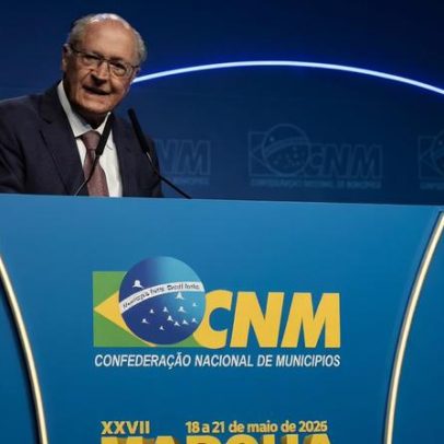 Alckmin é vaiado na abertura da Marcha dos Prefeitos em Brasília