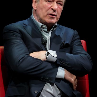 Alec Baldwin rebate Elon Musk por críticas à Lupita Nyong’o casting de Odyssey