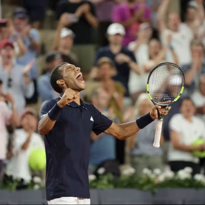 Aliassime encara duelo de cinco sets com 4h20 em Roland Garros