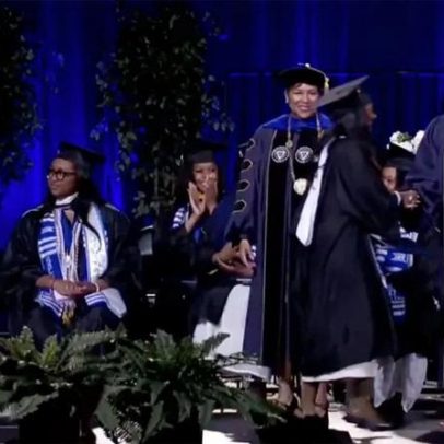 Zahara Jolie-Pitt faz nova alfinetada a Brad Pitt durante formatura