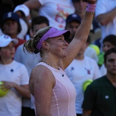 Anisimova, Ostapenko e Muchova avançam; Osorio elimina Alexandrova