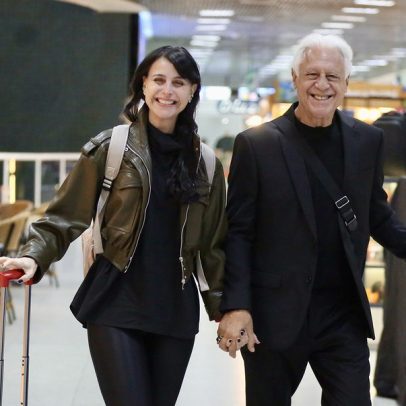 Antonio Fagundes e esposa são flagrados de mãos dadas e sorrindo