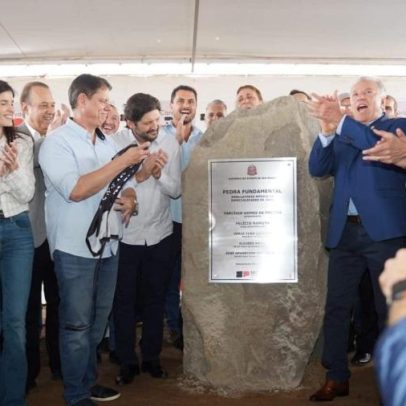 Tarcísio inaugura praça, creche e pedra fundamental em tour estadual