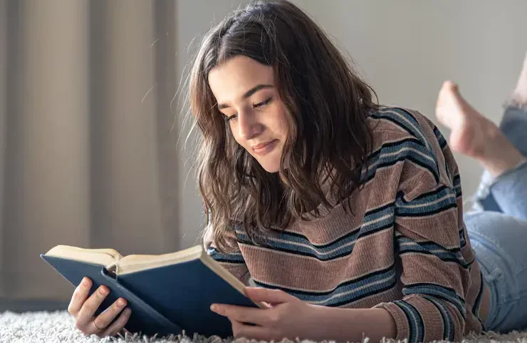 Jovens da Geração Z buscam uma fé mais profunda e autêntica em suas vidas.