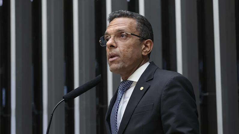Otoni diz que declaração é 'tapa' na direita brasileira
