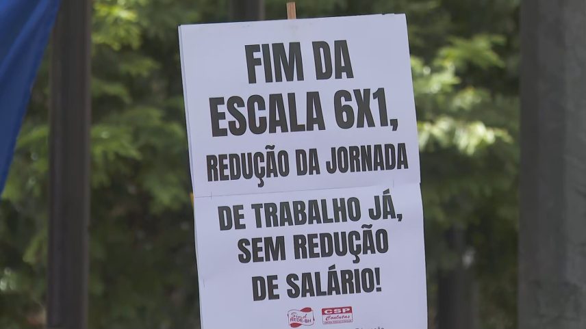 Trabalhadores pedem fim da escala 6x1 em ato realizado em Belo Horizonte — Foto: TV Globo/ Reprodução