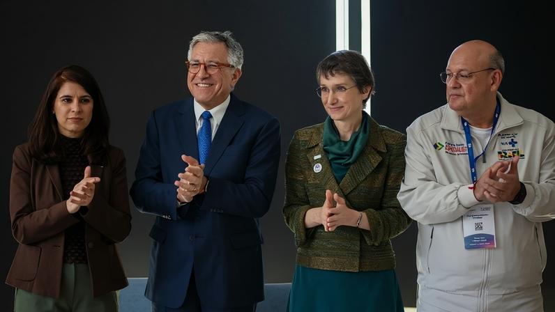 Ministro da Saúde anuncia protocolo de rastreamento do câncer colorretal em Lyon