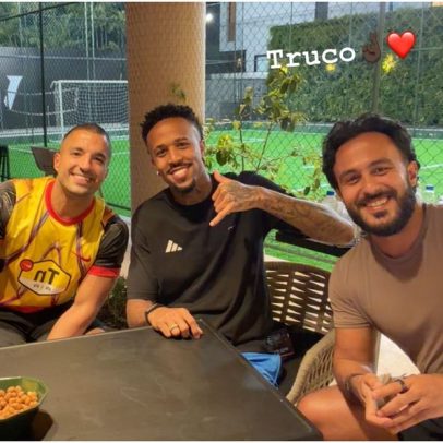 Vini Jr convoca amigos em folga para noite de jogos