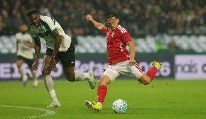 Inter marca no fim do jogo e busca empate contra o Coritiba