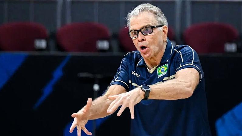 Bernardinho comanda a Seleção Masculina de Vôlei pelo sexto ciclo olímpico (Foto: Volleyball World)