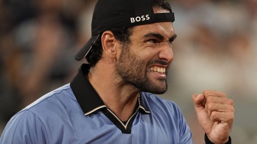 Berrettini vence o favorito francês em Roland Garros e testa Comesana