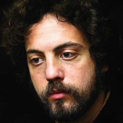Billy Joel critica biografia em produção como inadequada legalmente