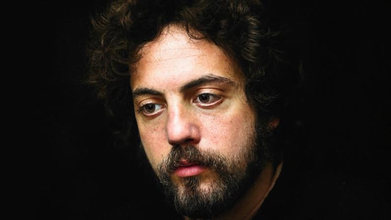 Billy Joel critica biografia em produção como inadequada legalmente